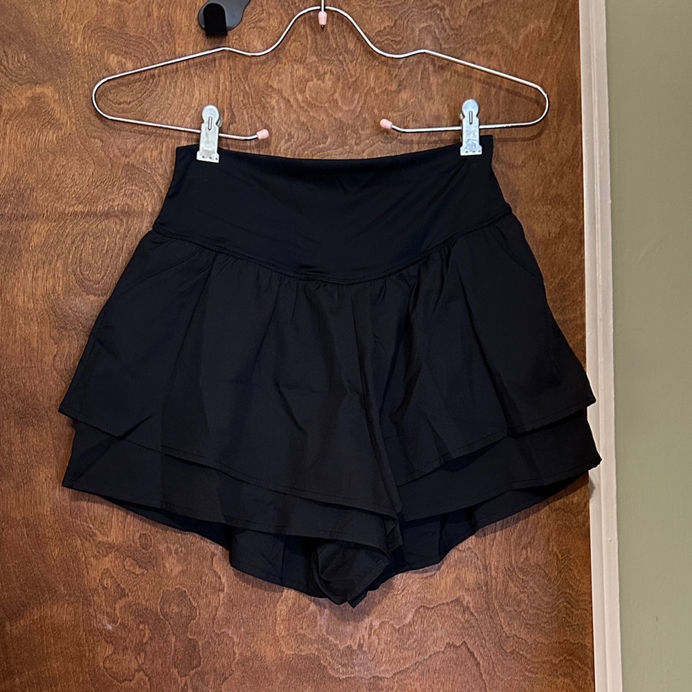 Women’s Black Layered Ruffle Athletic Shorts size Small NEW!